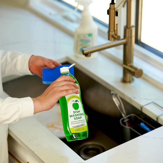 Juniper CLEAN, Dish Soap, Green Apple Scent, Liquid Dish Washing Soap Squeeze Bottle 25 Fl Oz (Pack of 1)